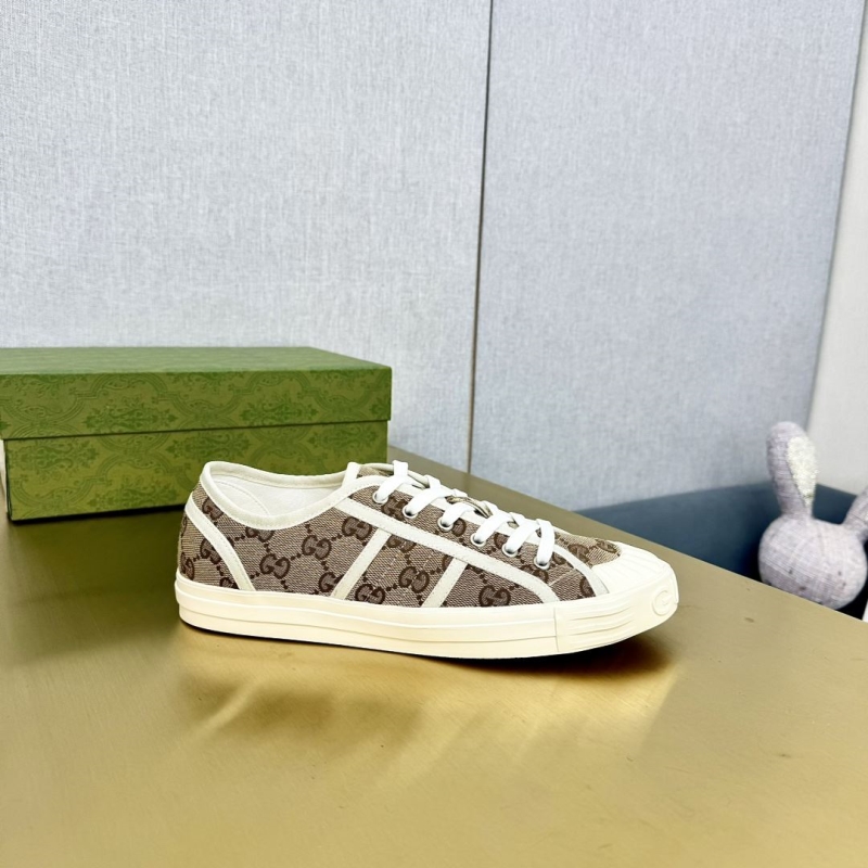 G*u*i casual shoes